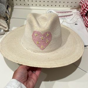 Corazon hat 👒